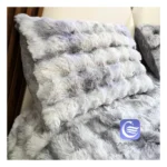 روتختی خزدار مادام کوکو روی تخت دونفره